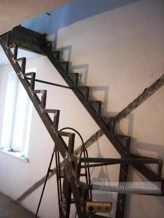 Лестницы на металлокаркасе с деревянными ступенями