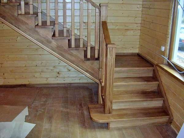 Деревянные лестницы в частном доме